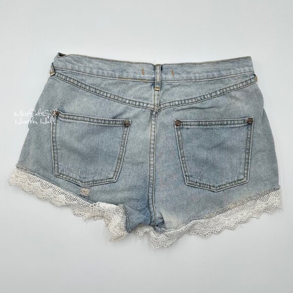 Free People Lightly Distressed Floral Lace Trim Denim Shorts Size 28 - Picture 2 of 4